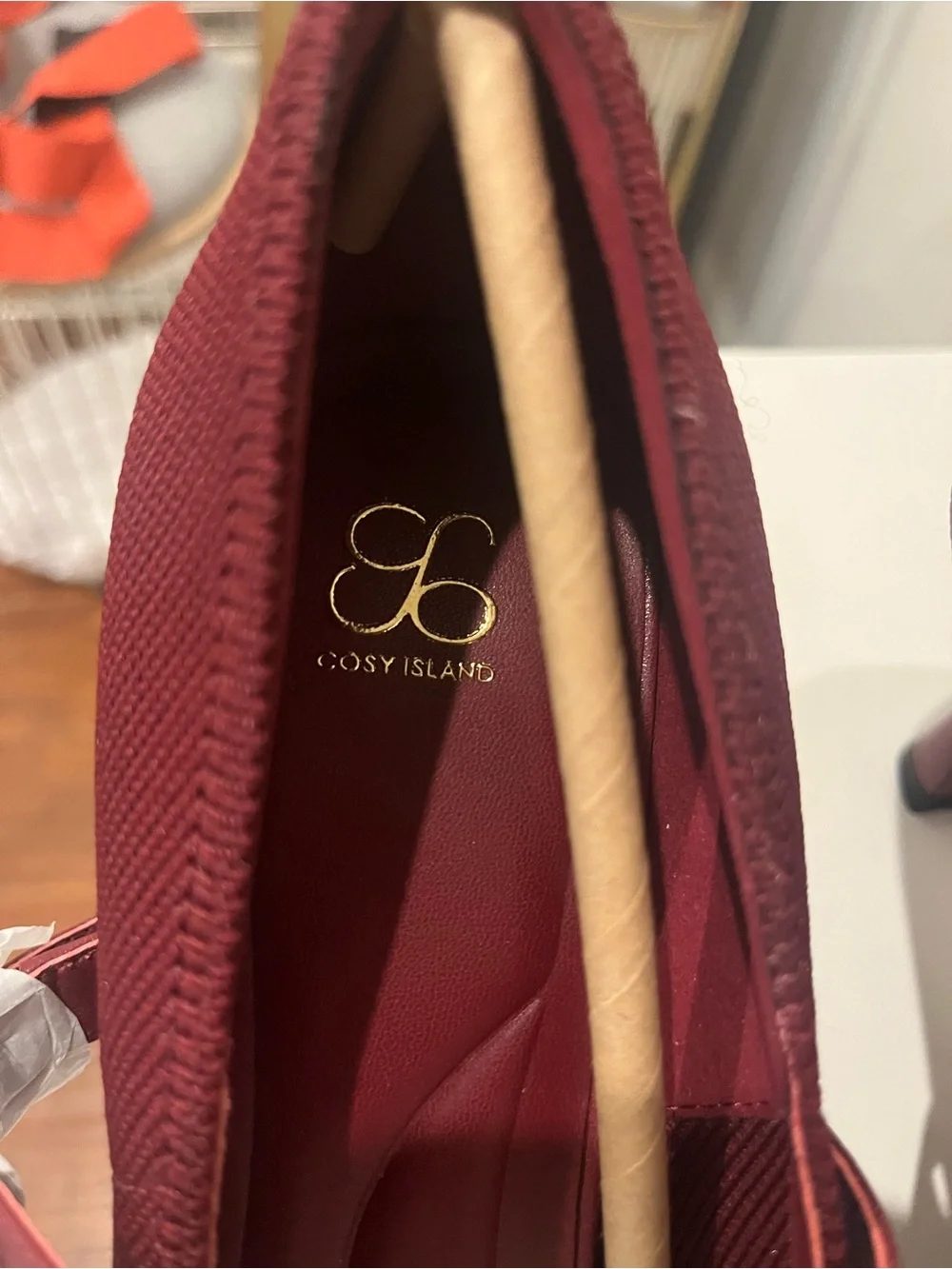 NWT Elegant Elegant pointed cozy island pumps in deep burgundy